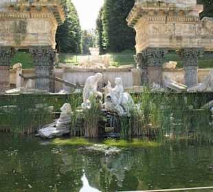 Brunnen -- Schloss Schönbrunn