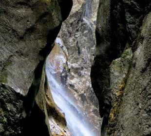 Der 32 m tiefe Taleinschnitt 