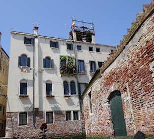 Je tiefer, desto schlechtere Häuserwände