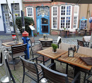 Die Außenplätze des Restaurants Kleiner Olymp