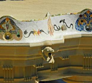 Die lange Keramikschlange