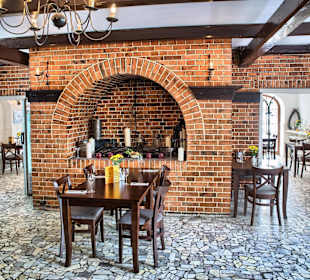 Restauracja Nowa Kuźnia sala kominkowa