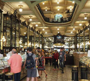 Blick von der Türe ins Cafe