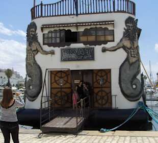 umgebautes Boot zum Restaurant in Port el Kantaoui