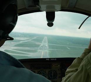 Landeanflug auf den Hamburger Flughafen