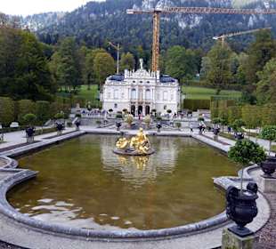 Blick von den Terrassen auf das Schloss