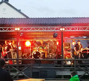 Die erstern geilen Lieder kommen