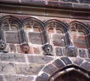 Schöne Steinfiguren