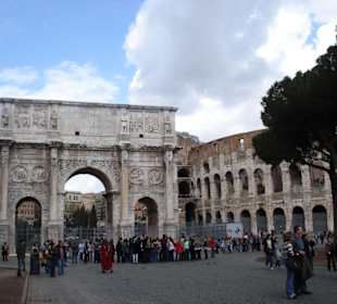 Colosseum mit Konstantinsbogen