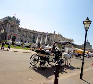 Blick zur Nationalbibliothek 
