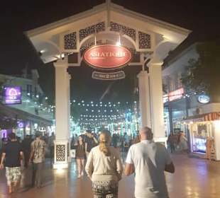 Nachtmarkt in Bangkok