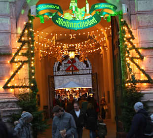 Eingang zum Weihnachtsdorf