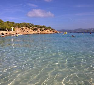 Cala Bassa für 9,- per Boot zu erreichen