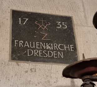 ...in der Krypta im Kölner Dom
