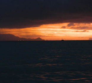 Auf der Fähre zurück bei Sonnenuntergang