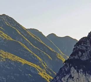 Mit Zoom Blick auf die Berge