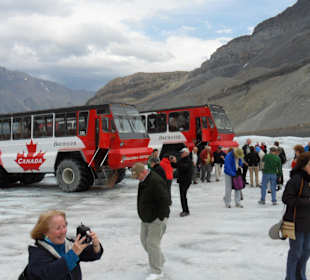 Touristen auf dem Gletscher