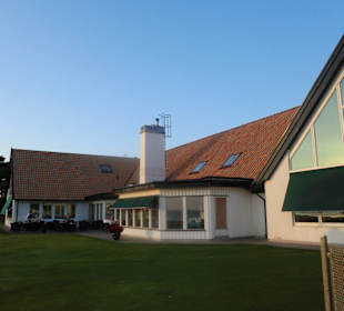 Blick auf die Clubhaus Terrasse