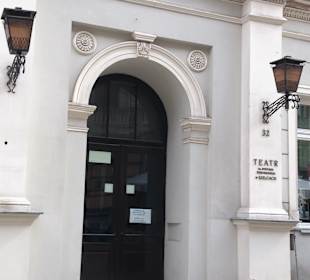 Wejście do teatru