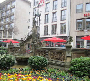 Kölner Altstadt Heinzelmännchenbrunnen