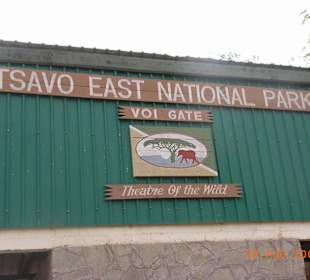 Einfahrt zu Tsavo-Ost