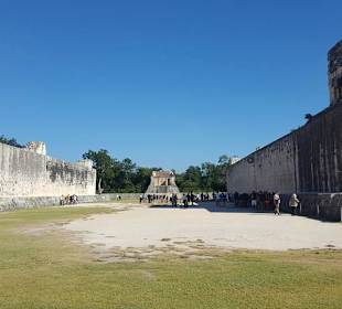 Santi Tour/Playa del Carmen in Chichen Itza
