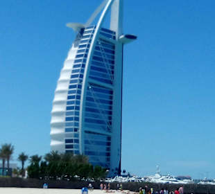 Shuttle zum Strand rel. Nahe am Burj Al Arab