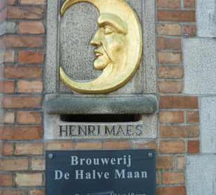 Brauereischild an der Hauswand