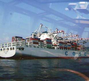 Eines der Riesenpötte