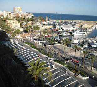 Blick auf die neu sanierte Promenade in Torrevieja