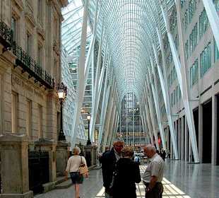 Toronto, Bay Street, PCE Place.