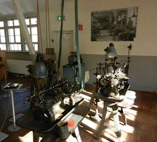Auto- und Uhrenmuseum - Urehnfertigung