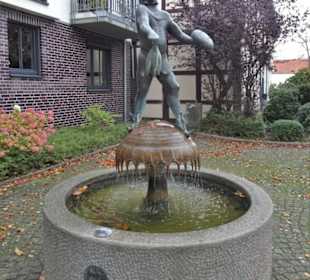 Ansichten des Störtebeker-Brunnens in Verden