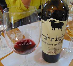 JSC Corporation Kindzmarauli Weingut