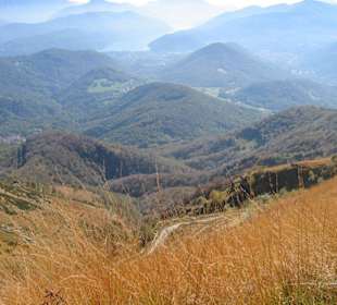 Blick vom Gipfelkreuz auf den Luganer See