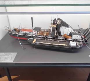 Erste Schiffsmodelle