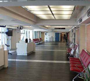 Airport Nizza - Gate Luxembourg