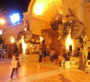 Eingang Carthage Land