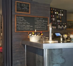 Bar - restaurant