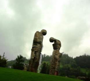 Um das Kunstwerk herum