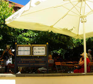 Am Restaurant vom Schloss Pillnitz