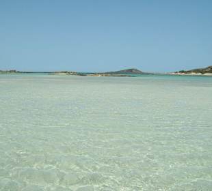 rosa Sand, türkisfarbenes Wassern Dünnen...