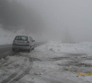 Weg-Strasse zur Hütte