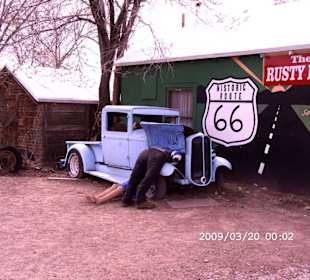 Oldtimer mit Demo-Handwerker