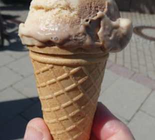 Ein gutes Eis von Eis Luck (Café Luck)