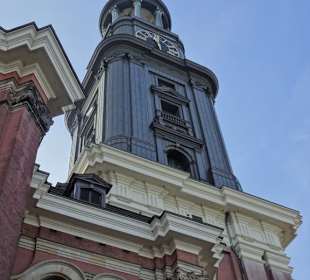 Blick zum Turm der Kirche St. Michaelis