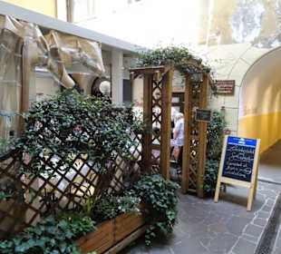 Eingang zum Restaurant Laubenkeller