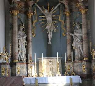 In der Heilig-Kreuz-Kapelle in Hofheim in Ufr.