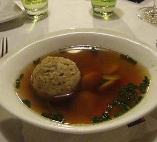 Leberknödelsuppe