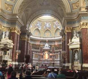 Wnętrze bazyliki św. Stefana